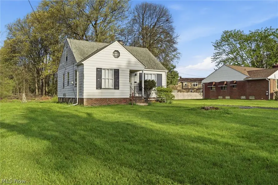 6210 Crossview Road, Seven Hills, OH 44131 - #3