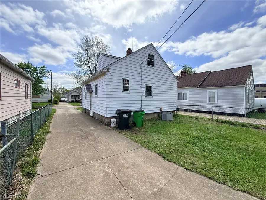33 Henry Street, Bedford, OH 44146 - #3
