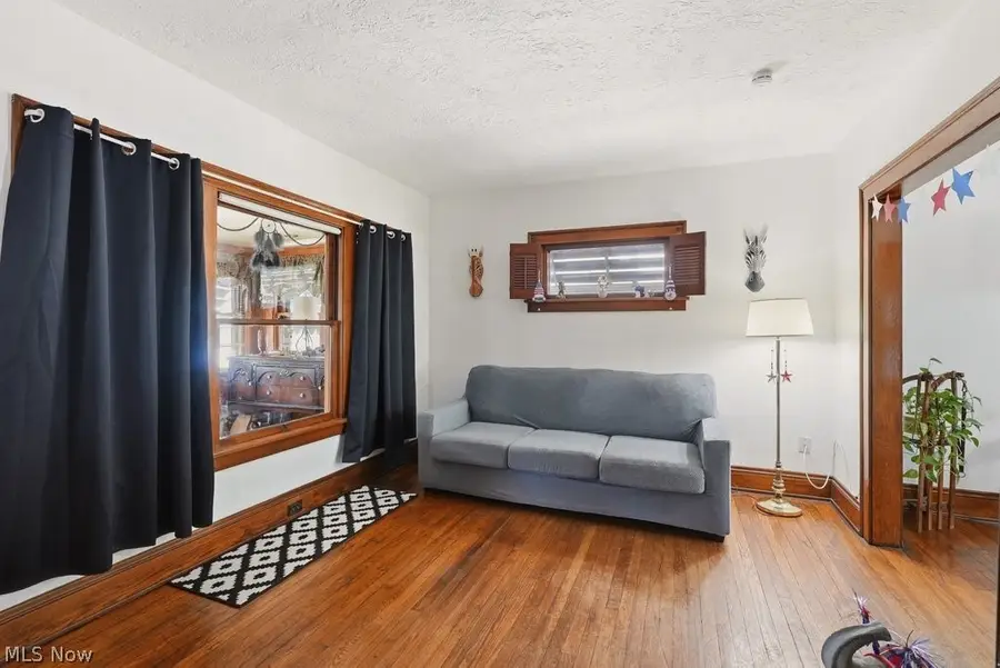 8101 Vineyard Avenue, Cleveland, OH 44105 - #3