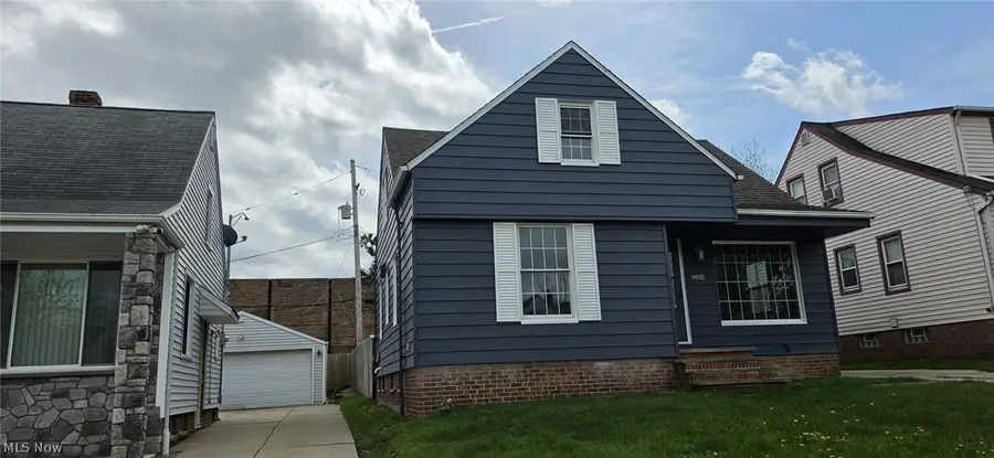 12304 Tonsing Drive, Garfield Heights, OH 44125 - #2