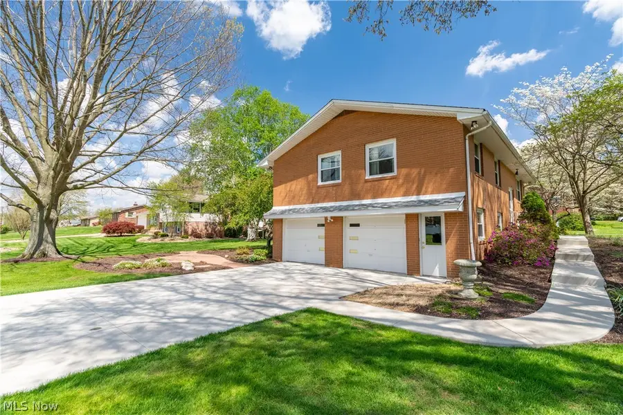 5205 Huckleberry Nw Street, North Canton, OH 44720 - #2