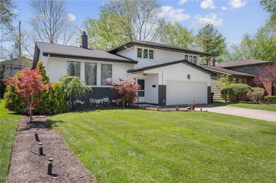 24042 Greenlawn Avenue, Beachwood, OH 44122 - #2