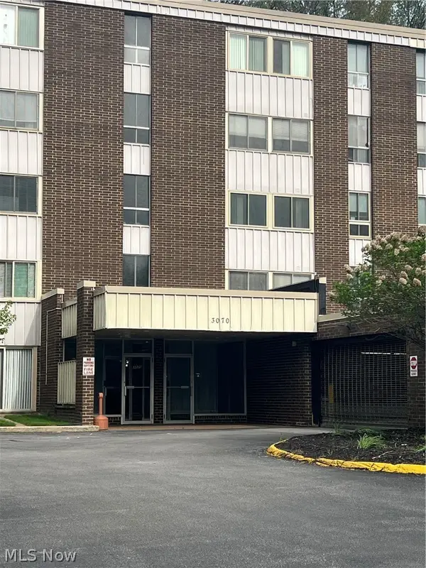 3070 Kent Road #401D, Stow, OH 44224
