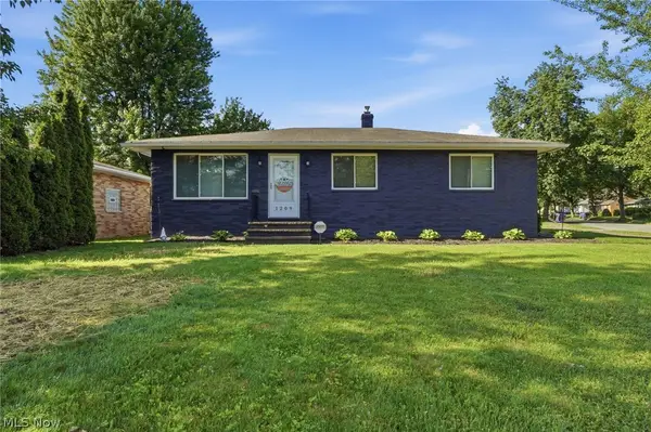 1209 Galaxy Drive, Cleveland, OH 44109