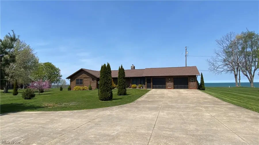 1104 Lake Road, Conneaut, OH 44030 - #2