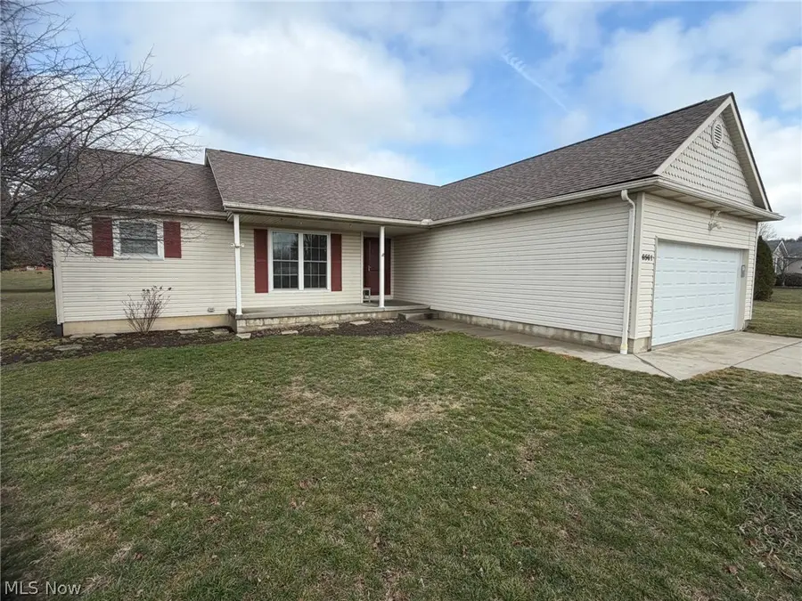 6561 Swamp Ne Street, Hartville, OH 44632 - #3