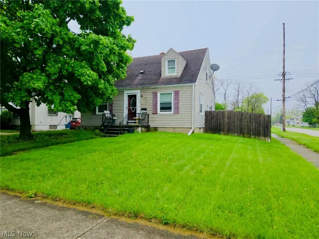 2402 E 35th Street, Lorain, OH 44055 - #1
