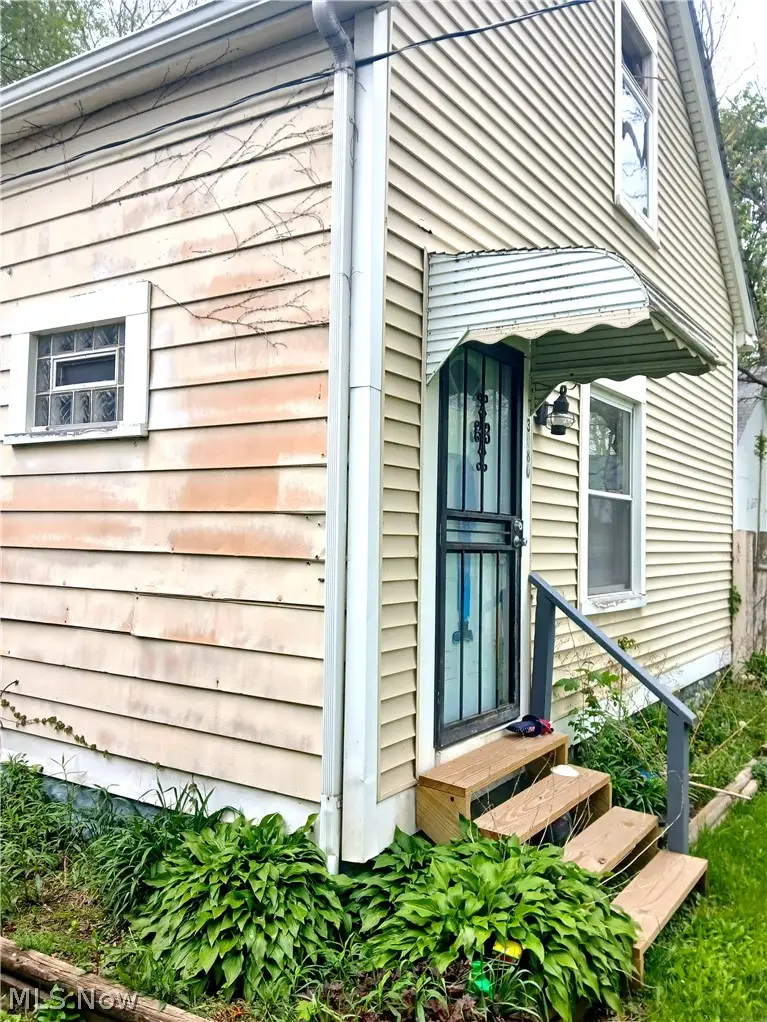 3080 W 46th Street, Cleveland, OH 44102 - #2