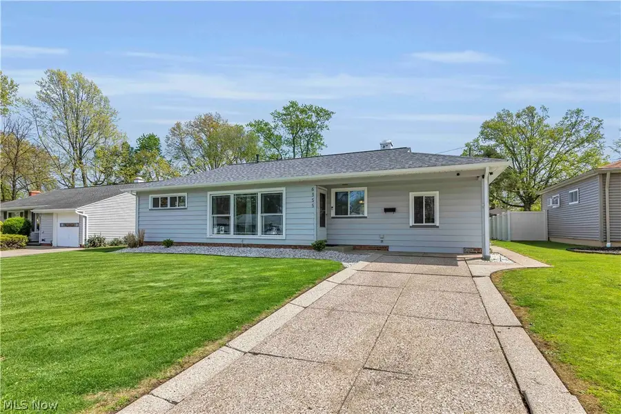 6355 Dellrose Drive, Parma Heights, OH 44130 - #2