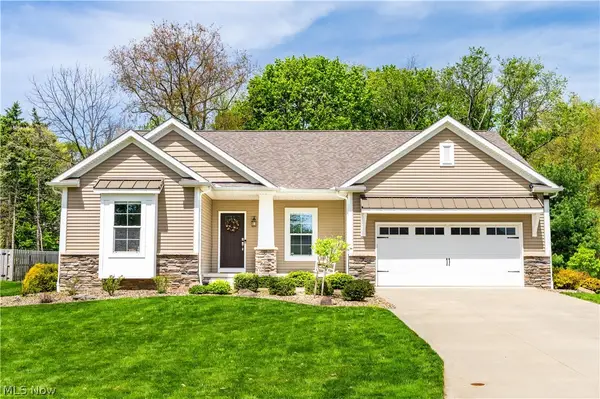 3693 Stratavon Nw Street, North Canton, OH 44720