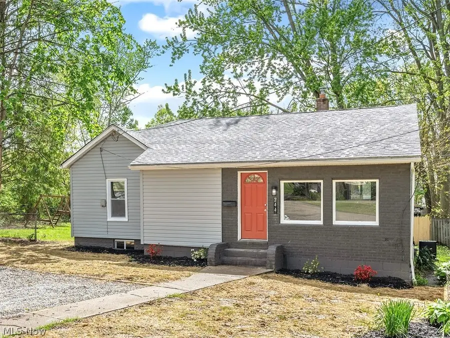 244 Keenan Avenue, Cuyahoga Falls, OH 44221 - #2