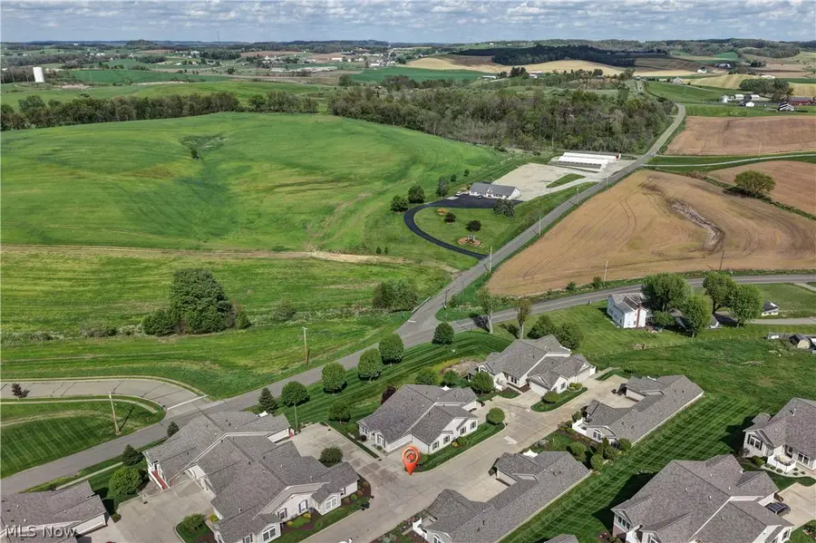181 Heritage Crossing Se, Sugarcreek, OH 44681 - #2