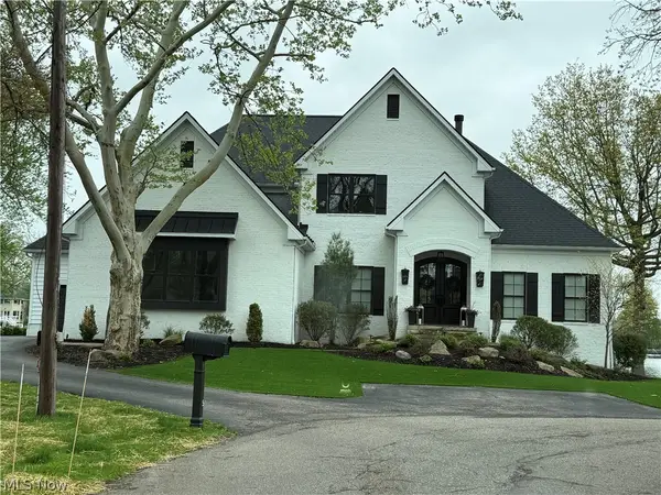 5695 Channel Nw Drive, Canton, OH 44718