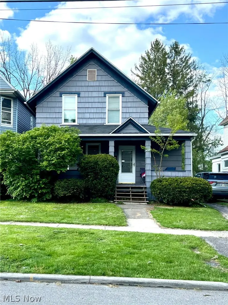 231 Howe Street, Elyria, OH 44035 - #1
