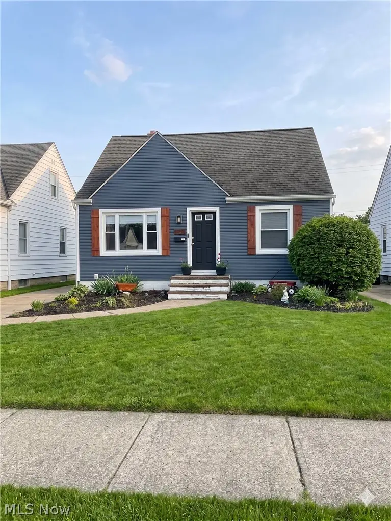 6711 Farnsworth Drive, Parma, OH 44129 - #1