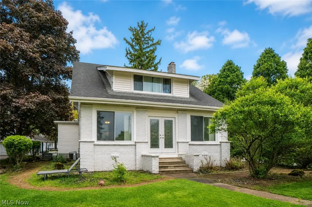 160 Everhard Sw Road, North Canton, OH 44709 - #1