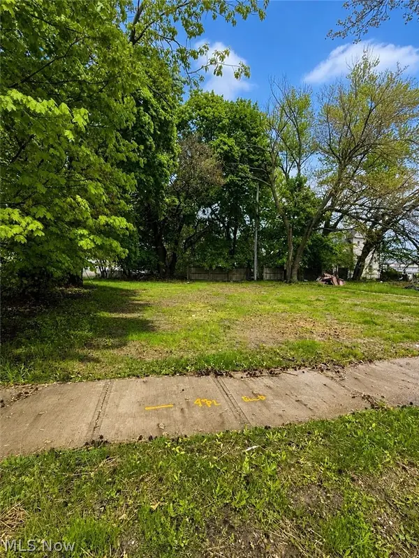 1633 E 70th Street, Cleveland, OH 44103