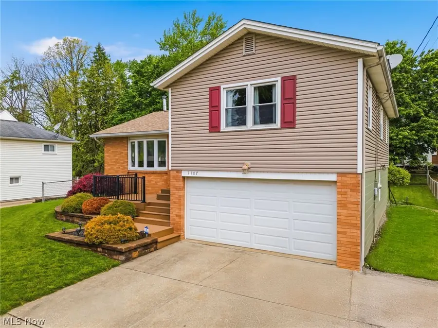 1107 Lynbrook Se Street, North Canton, OH 44720 - #3