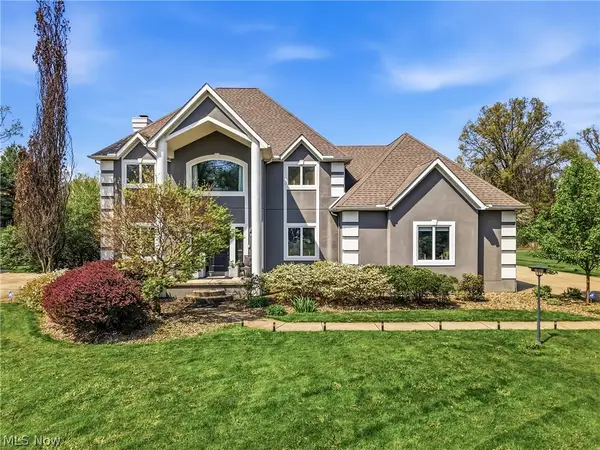 5758 Logan Arms Drive, Girard, OH 44420