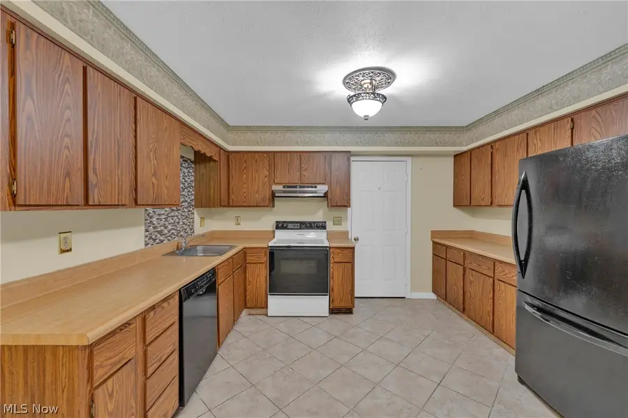7246 Scottsdale Circle, Mentor, OH 44060 - #3