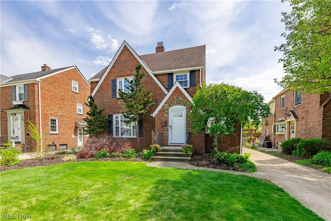 21130 Edgecliff Drive, Euclid, OH 44123 - #1