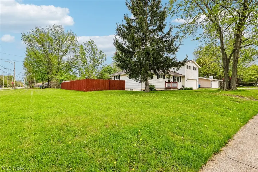 805 Roberts Street, Sheffield Lake, OH 44054 - #3
