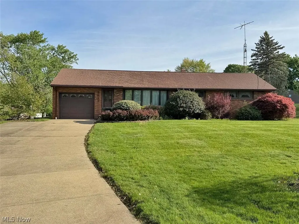 3937 Linda Nw Street, North Canton, OH 44720 - #1