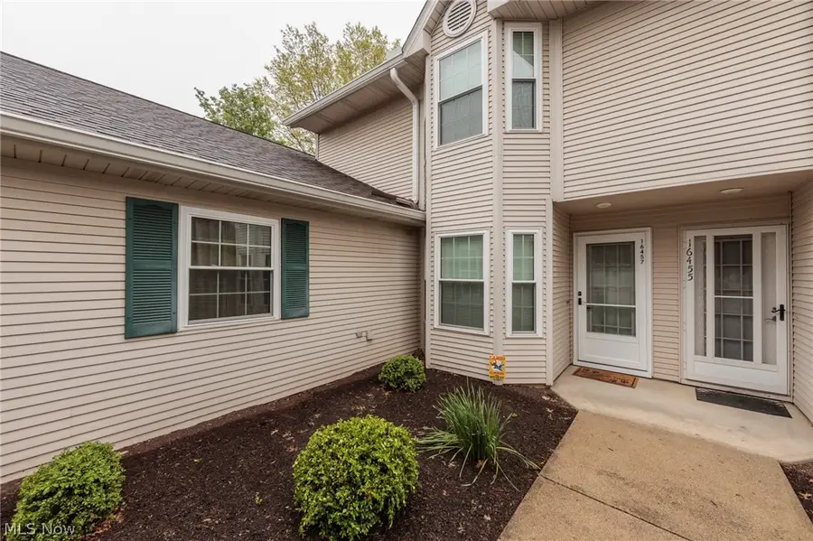 16457 Emerald Point, Middleburg Heights, OH 44130 - #2