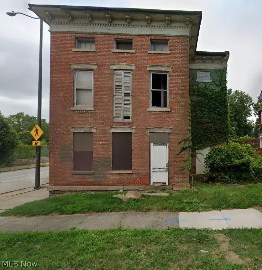 4403 Fenwick Avenue, Cleveland, OH 44113 - #1