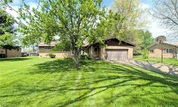 12802 Gardenside Drive, North Royalton, OH 44133