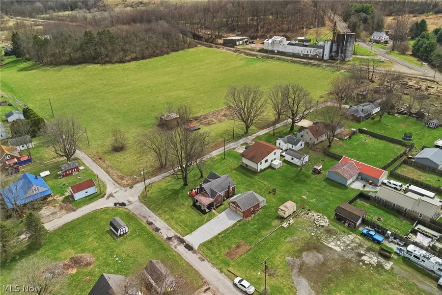 2719 Ellenwood Se Avenue, Robertsville, OH 44670 - #3