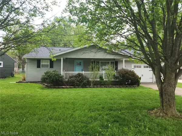 744 Baker Nw Avenue, New Philadelphia, OH 44663