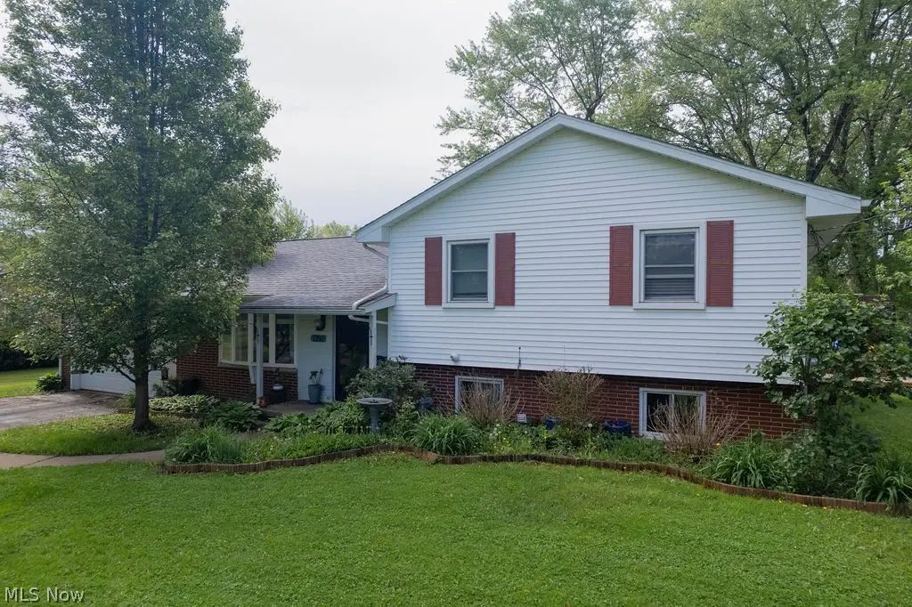 1350 W Vine Street, Alliance, OH 44601 - #1