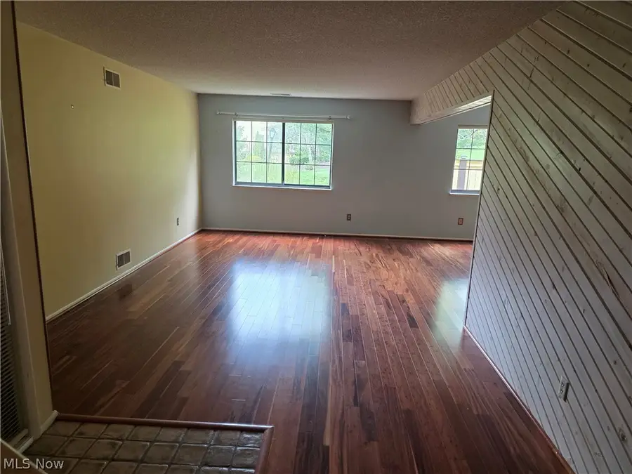879 Hampton Ridge Drive, Akron, OH 44313 - #3