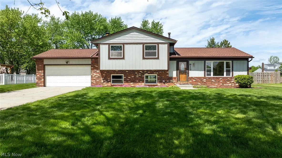 913 Sherwood Drive, Macedonia, OH 44056 - #1