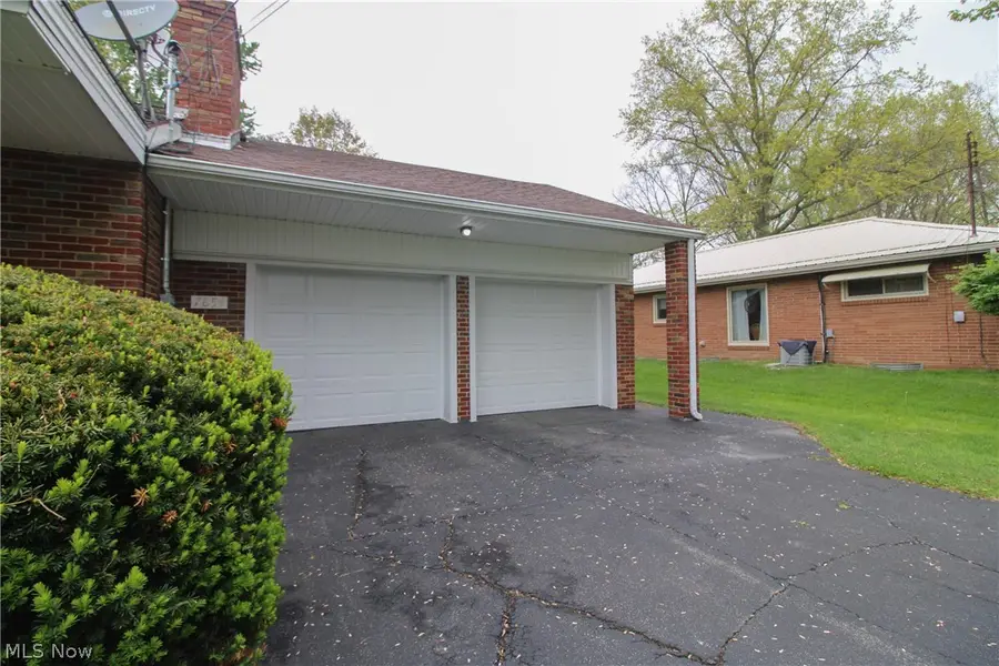 7854 Lee Run Road, Poland, OH 44514 - #2