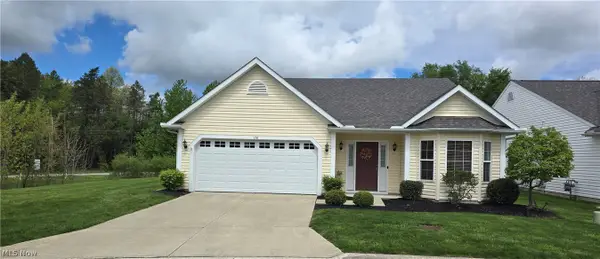 136 Haydens Arbor, Elyria, OH 44035