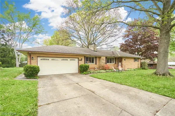 639 N Azalea Boulevard, Barberton, OH 44203