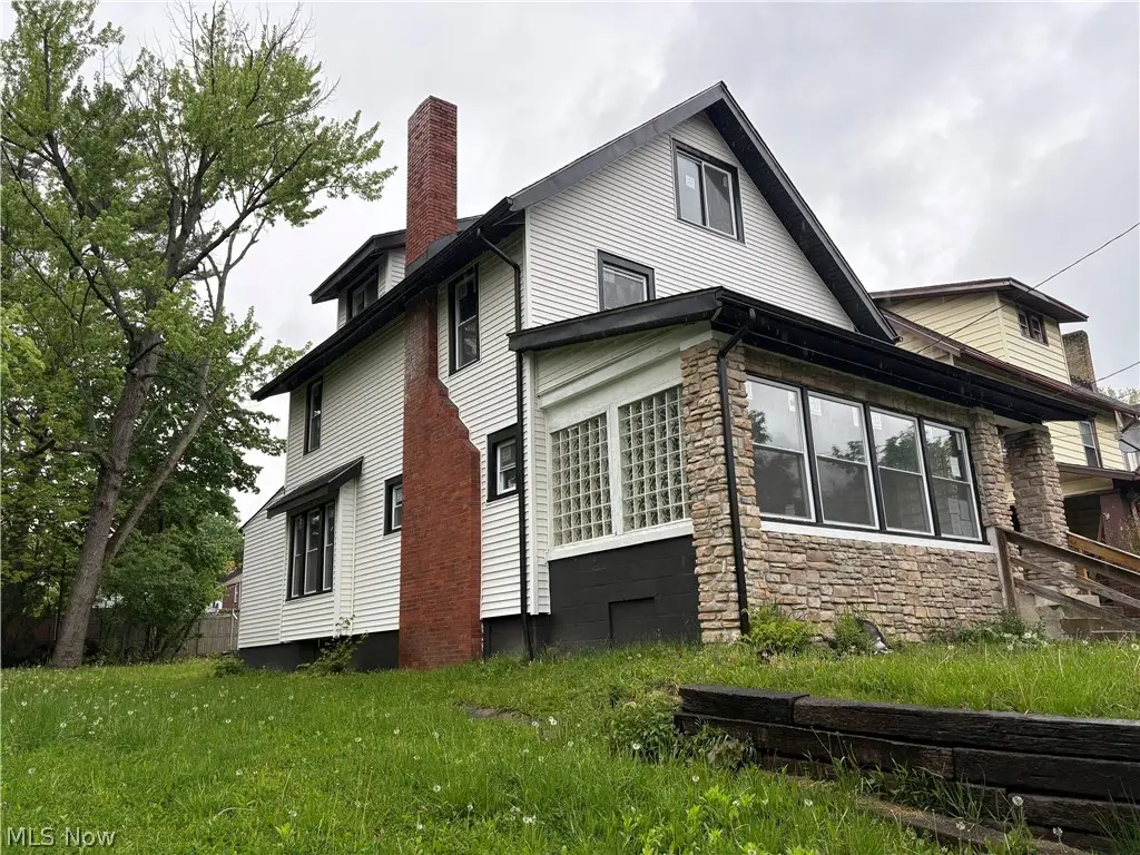 112 Burton Avenue, Akron, OH 44302 - #1