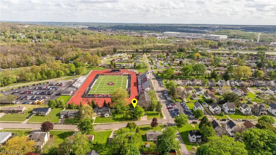 401 E Wilson Avenue, Girard, OH 44420 - #2