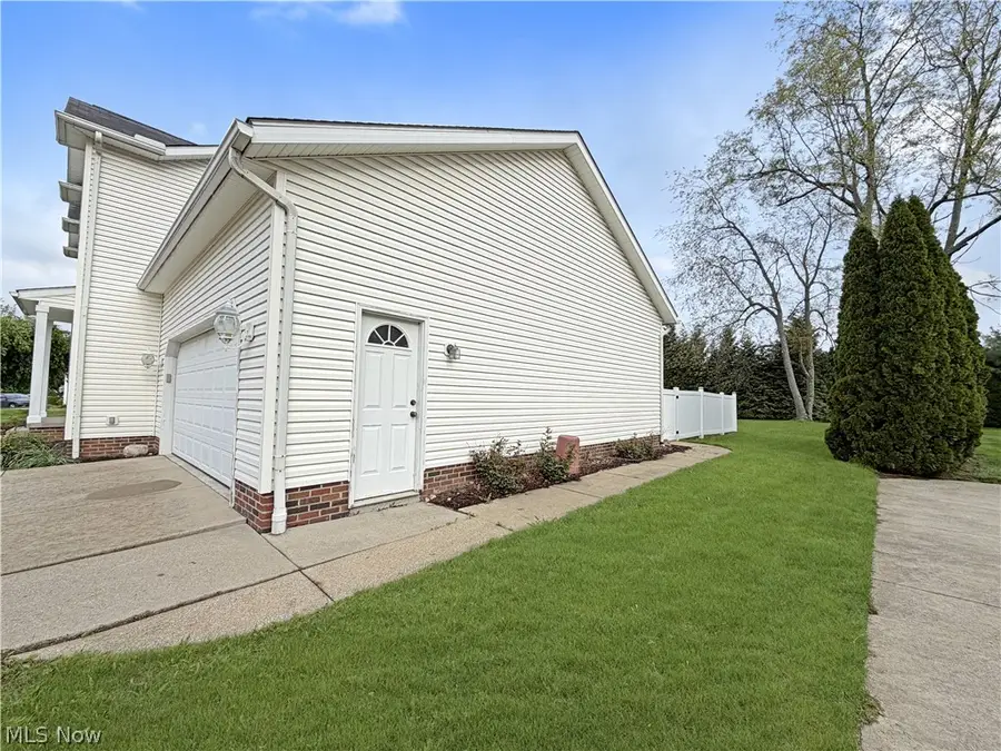 921 Lockwood Road, Barberton, OH 44203 - #3
