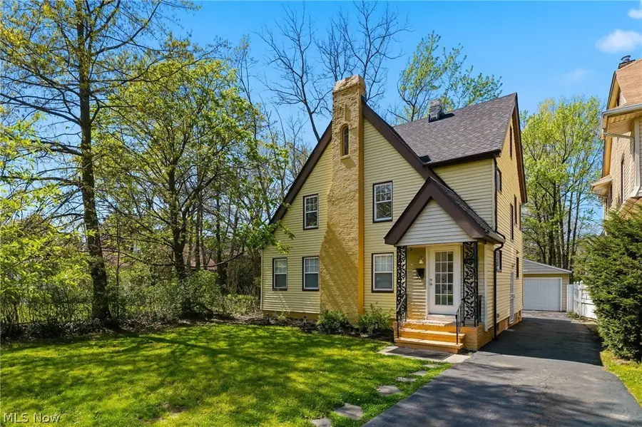 1068 Nela View Road, Cleveland Heights, OH 44112 - #2