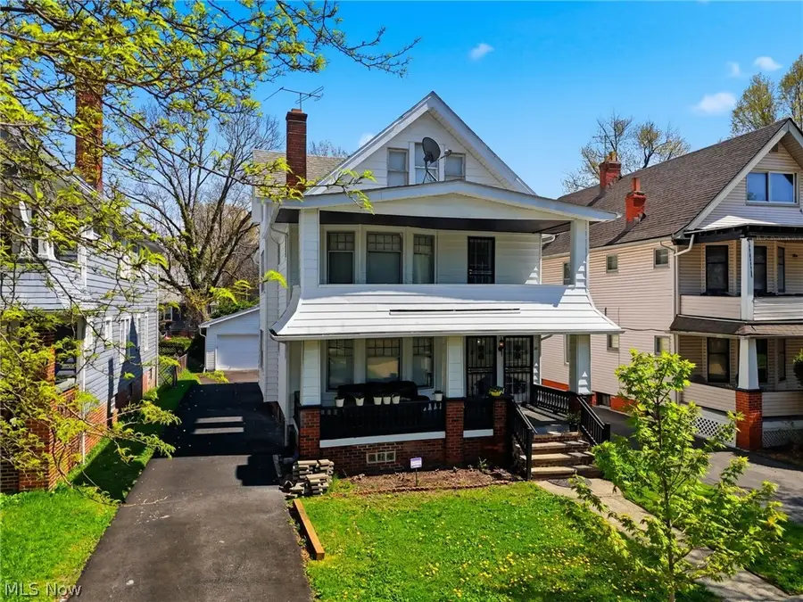 829 Helmsdale Road, Cleveland Heights, OH 44112 - #3