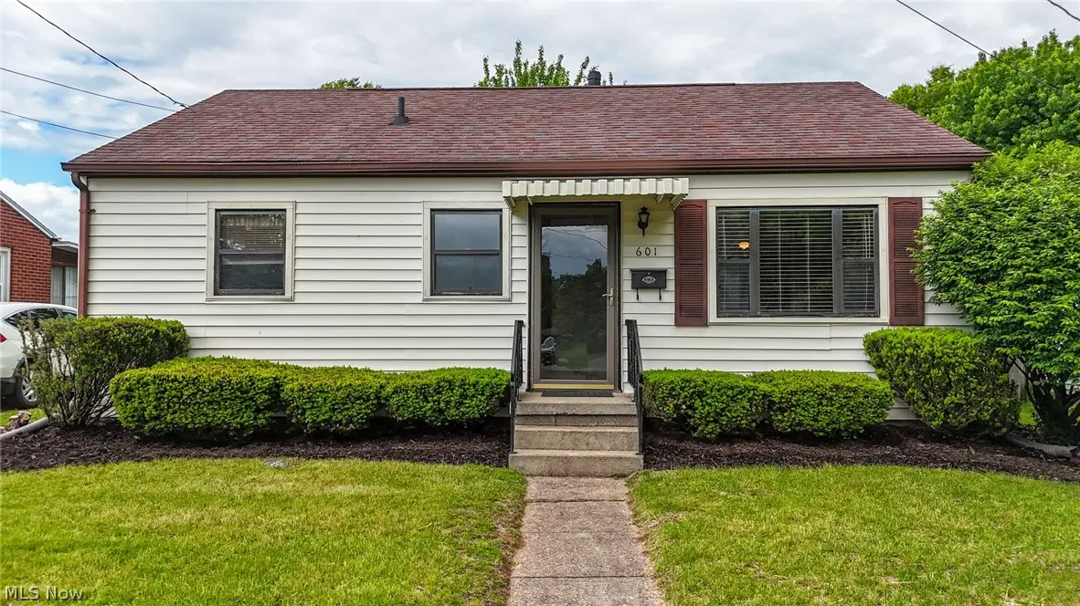 601 41st Street, Vienna, WV 26105 - #1
