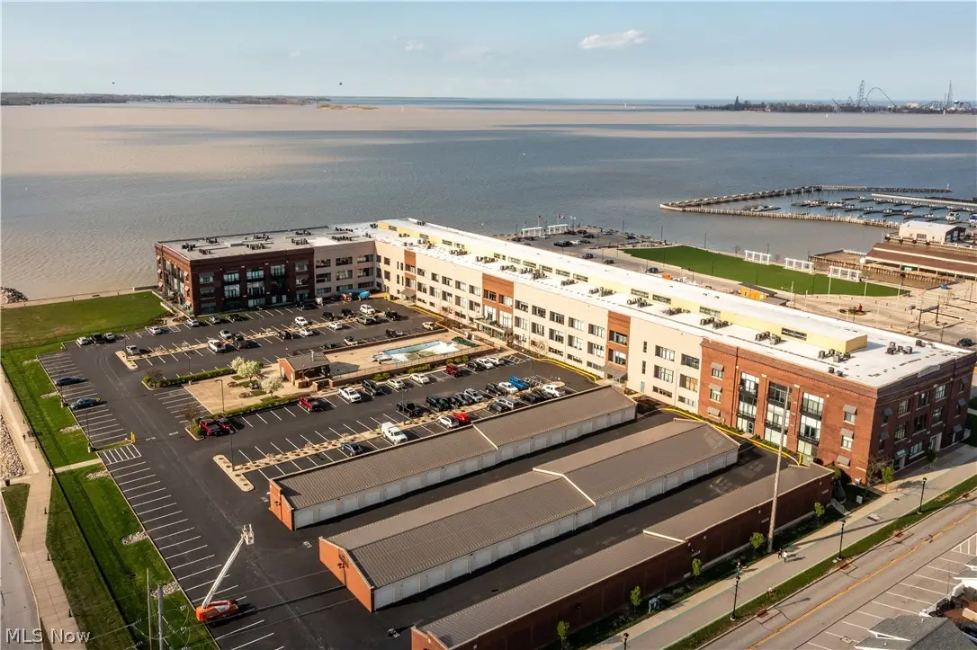 401 W Shoreline Drive #102, Sandusky, OH 44870 - #1