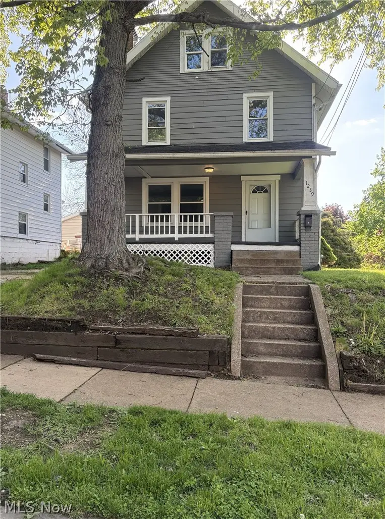 1239 Pondview Avenue, Akron, OH 44305 - #1