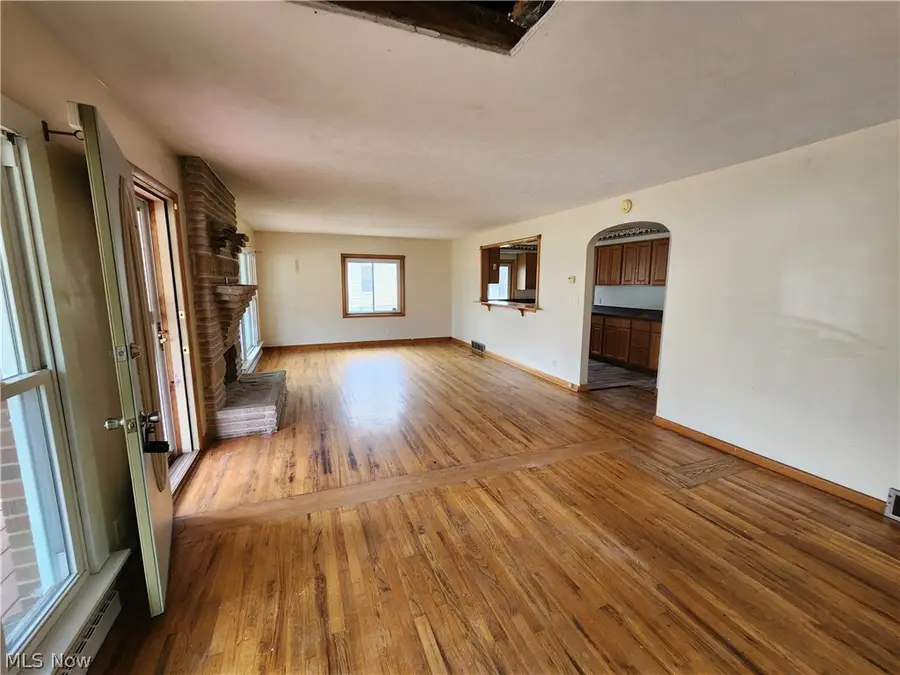 429 Comstock Nw Street, Warren, OH 44483 - #2