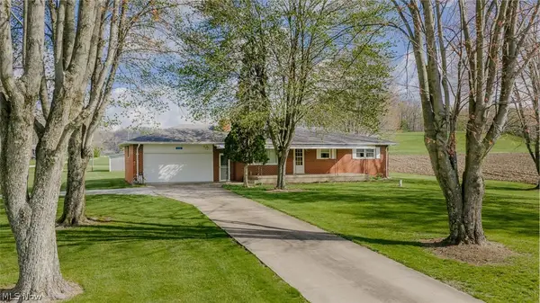 9939 Mapleton Se Street, East Canton, OH 44730