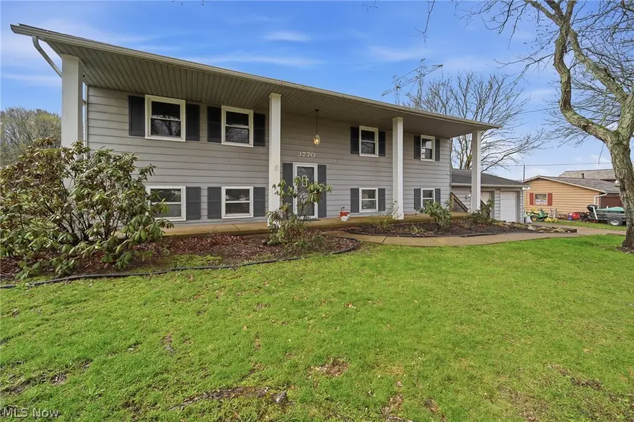 3770 Dotwood Nw Street, North Canton, OH 44720 - #3