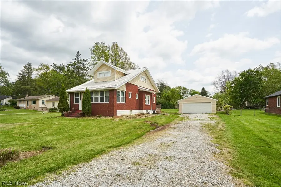 3091 N Bender Avenue, Akron, OH 44319 - #2